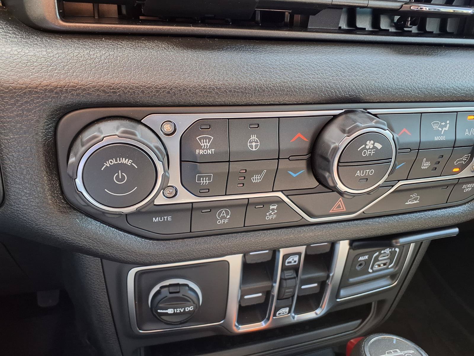 New 2026 Jeep Gladiator Sport AWD/4WD image 13