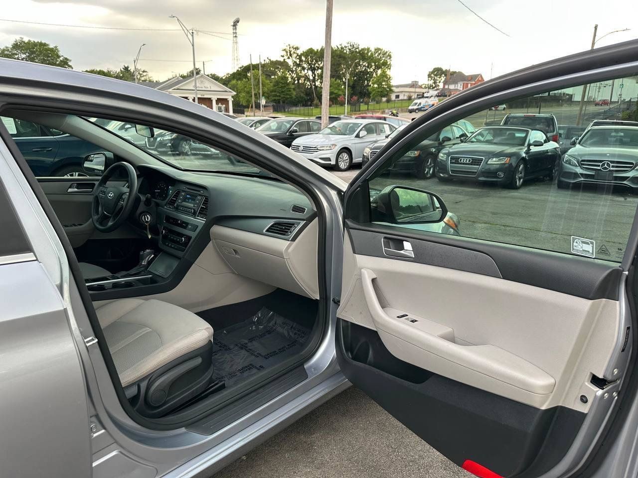 Used 2015 Hyundai Sonata SE FWD image 25