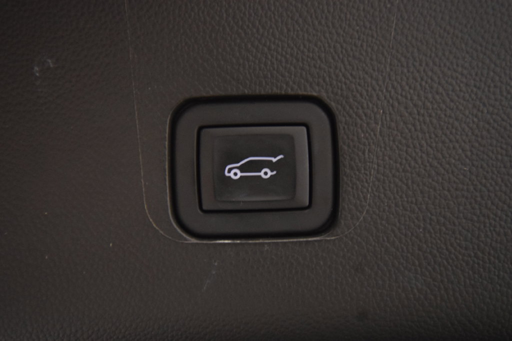 Used 2023 Chevrolet Traverse LT AWD/4WD image 35