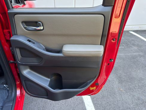 Used 2022 Nissan Frontier SV image 33
