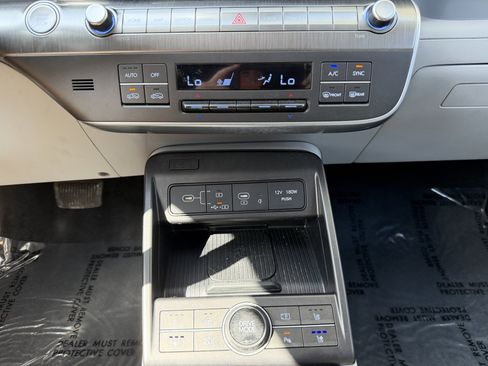 Used 2024 Hyundai Kona Limited FWD image 25