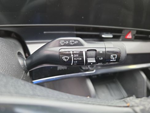 Used 2023 Kia Sportage EX image 15