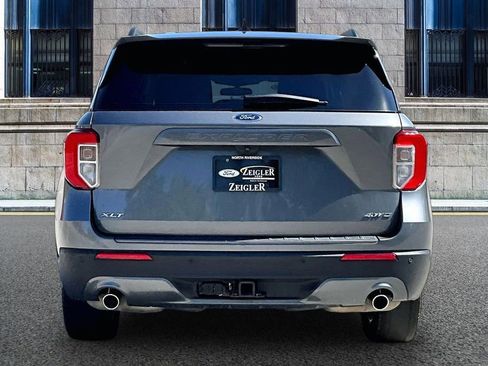 Used 2023 Ford Explorer XLT w/ Equipment Group 202A AWD/4WD image 4