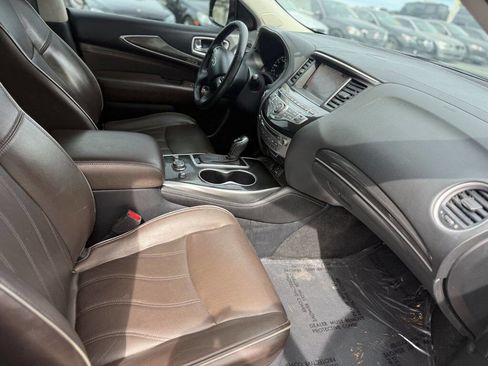 Used 2019 INFINITI QX60 Luxe w/ Essential Package image 14