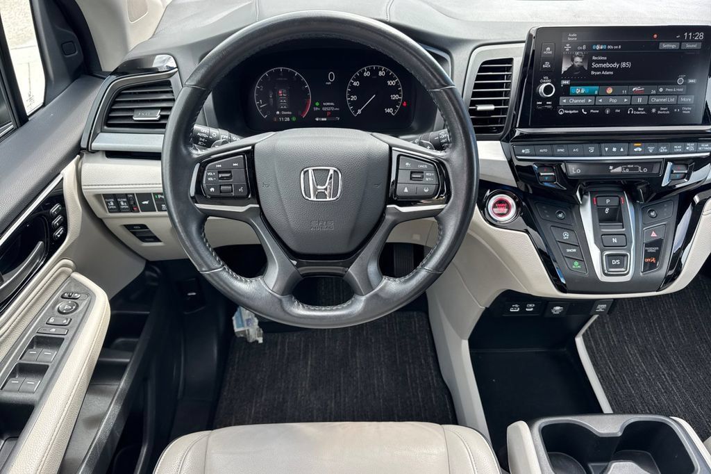 Certified 2025 Honda Odyssey Touring image 18