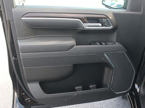 Used 2025 GMC Sierra 1500 SLT AWD/4WD image 14
