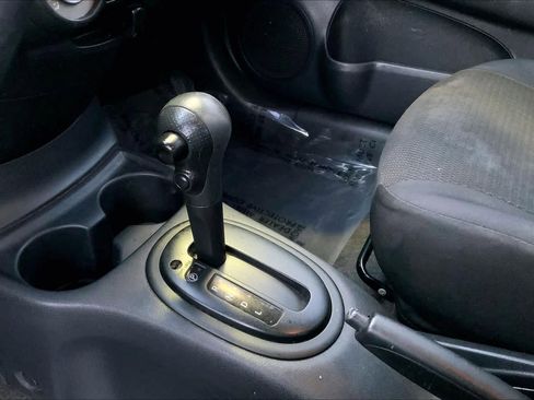 Used 2012 Nissan Versa SV FWD image 15