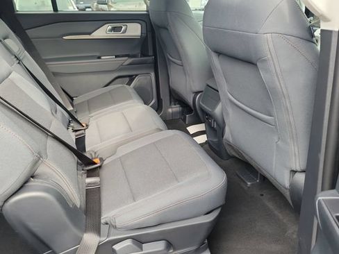 Used 2026 Ford Explorer Active RWD image 18