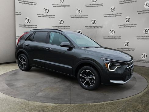 Used 2025 Kia Niro LX FWD image 7