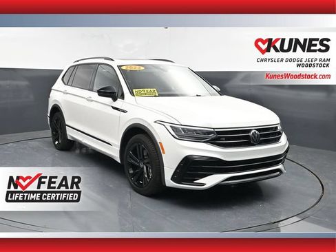 Used 2023 Volkswagen Tiguan SE R-Line AWD/4WD image 1