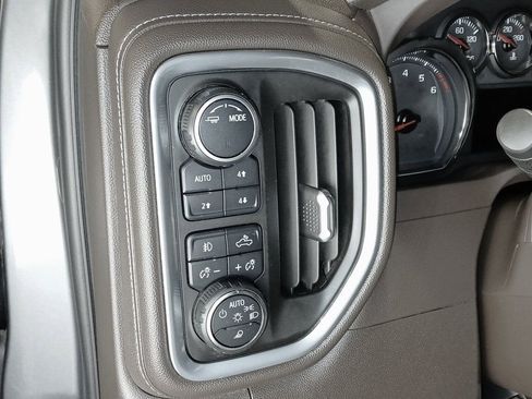 Certified 2022 Chevrolet Silverado 1500 RST image 16