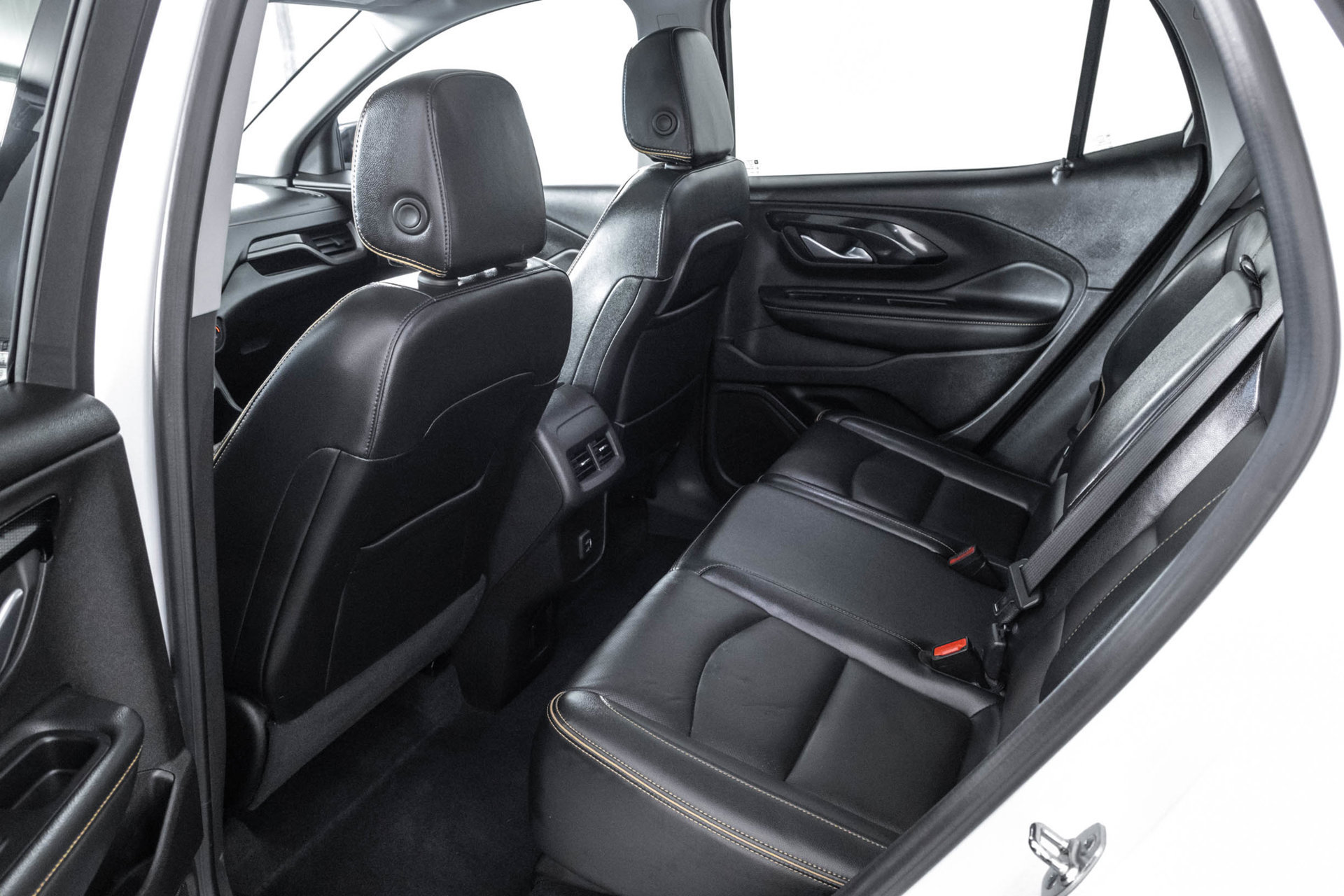 Used 2024 GMC Terrain AT4 AWD/4WD image 37