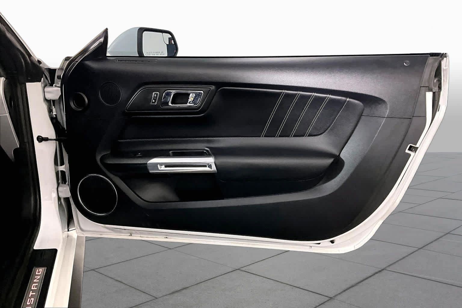 Used 2015 Ford Mustang Premium RWD image 20
