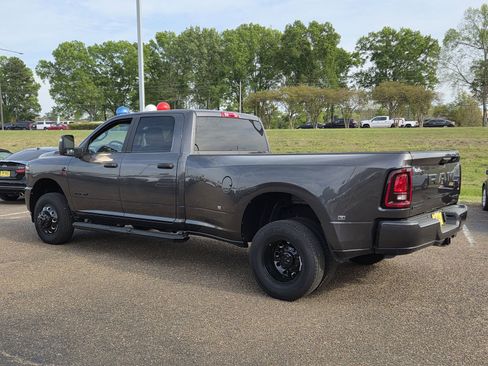 New 2025 RAM 3500 Big Horn image 4