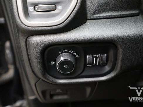Used 2019 RAM 1500 Tradesman AWD/4WD image 16