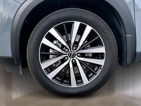 Used 2024 Nissan Pathfinder Platinum w/ Cargo Package image 32