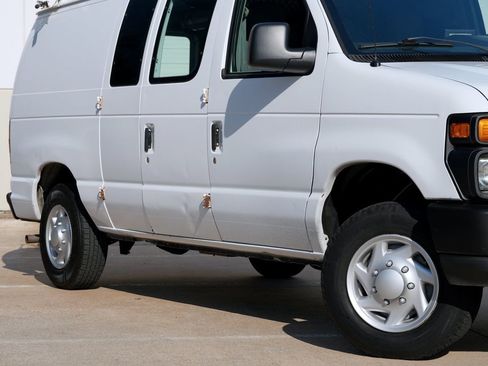 Used 2014 Ford E-150 and Econoline 150 w/ Power Group RWD image 17