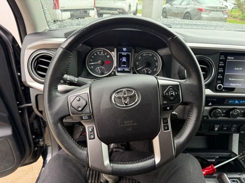 Used 2021 Toyota Tacoma SR5 AWD/4WD image 14