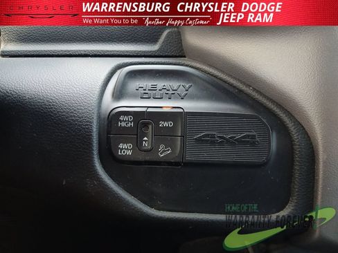 Used 2019 RAM 2500 Big Horn w/ Night Edition AWD/4WD image 27