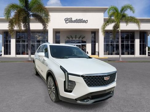 Certified 2024 Cadillac XT4 Premium Luxury FWD image 3