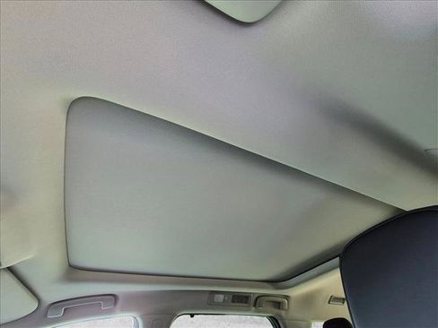 Certified 2025 Nissan Pathfinder Platinum FWD image 16