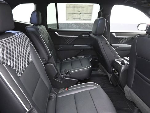 New 2026 GMC Acadia Denali image 8