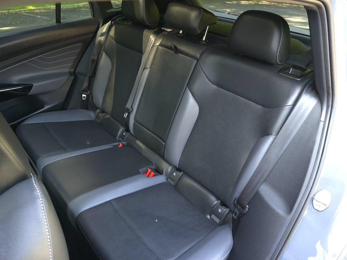 Used 2023 Volkswagen ID.4 S RWD image 15