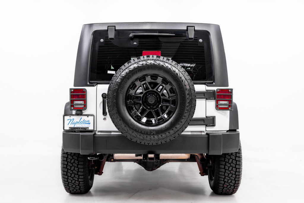 Used 2018 Jeep Wrangler Unlimited Sport w/ Connectivity Group AWD/4WD image 23