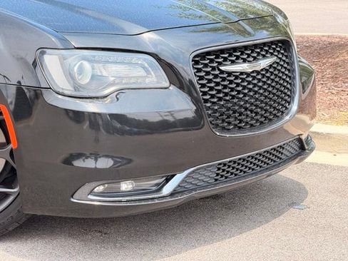 Used 2020 Chrysler 300 S RWD image 3