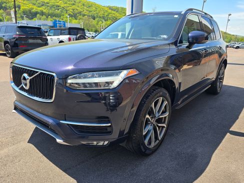 Used 2017 Volvo XC90 T6 Momentum w/ Vision Package AWD/4WD image 3