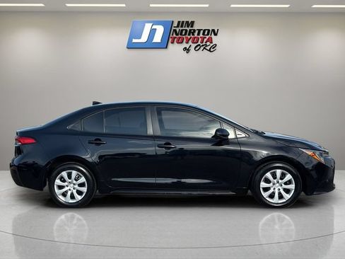 Used 2024 Toyota Corolla LE FWD image 4