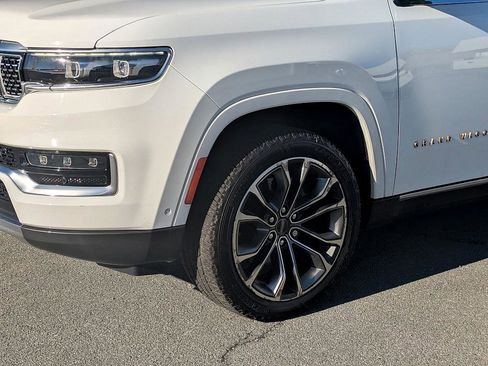 Used 2022 Jeep Grand Wagoneer Series III image 7