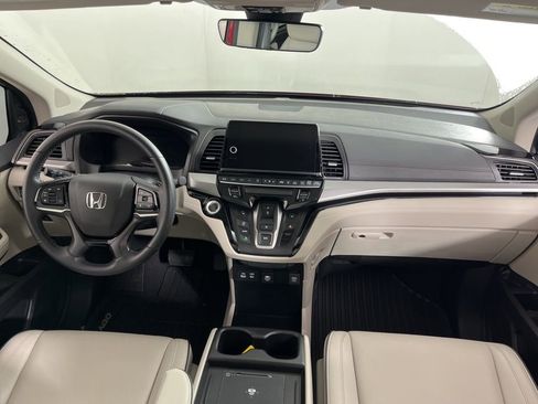 Certified 2025 Honda Odyssey Touring image 18
