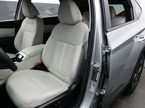 Used 2026 Hyundai Tucson SEL image 11