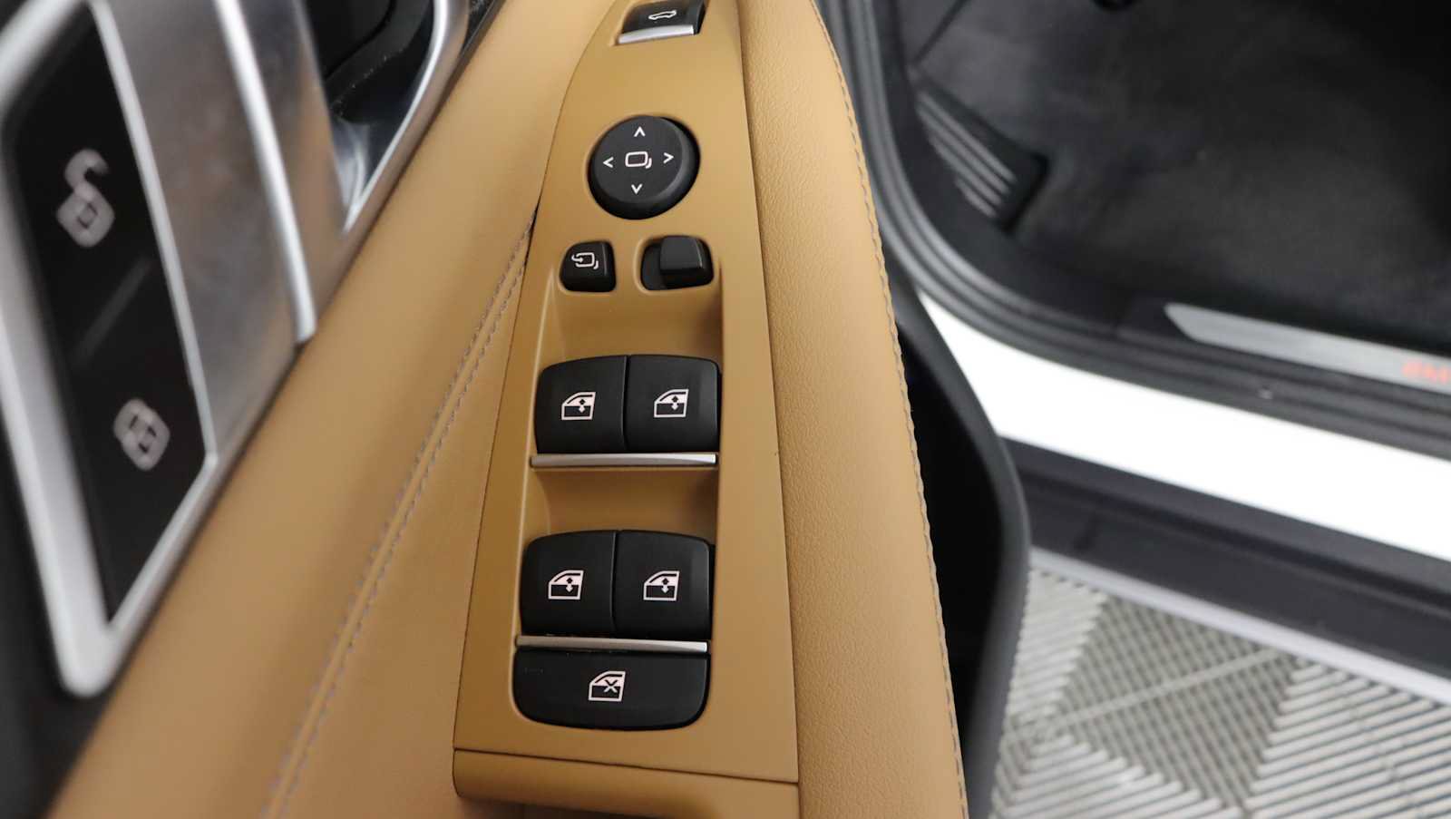Used 2024 BMW X5 xDrive40i AWD/4WD image 17
