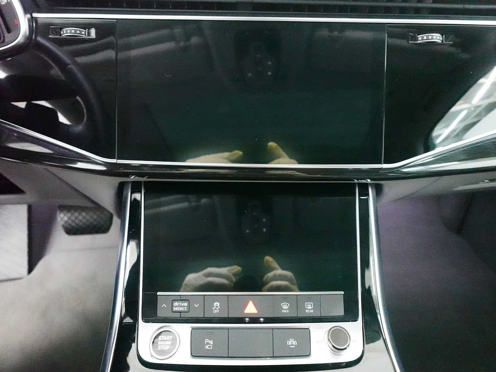 Used 2023 Audi Q7 2.0T Premium w/ Convenience Package AWD/4WD image 22