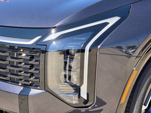 New 2026 Kia Sportage SX FWD image 7