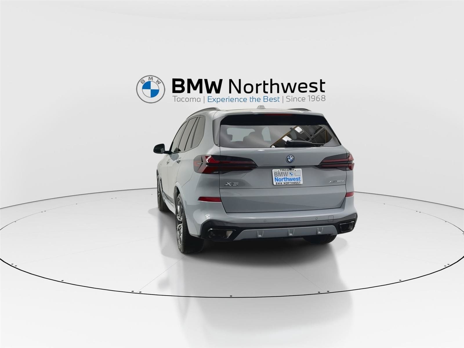 New 2026 BMW X5 xDrive50e w/ M Sport Package AWD/4WD image 13