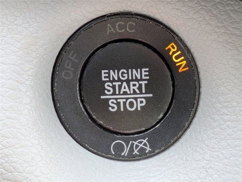 Used 2021 Jeep Cherokee Latitude Lux w/ Comfort/Convenience Group image 31