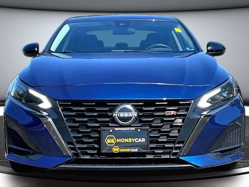 Used 2023 Nissan Altima 2.5 SR FWD image 2