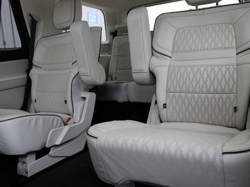 Certified 2022 Lincoln Navigator Black Label image 7