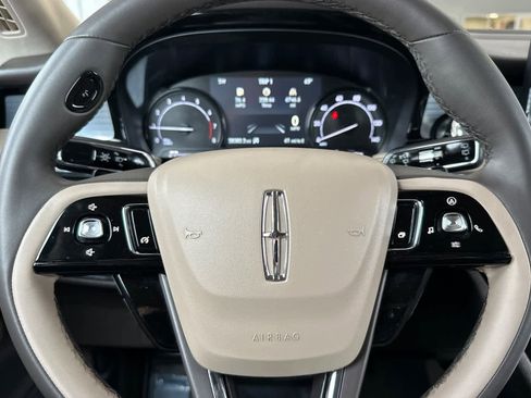 Used 2022 Lincoln Corsair FWD w/ Rear Removable Package Tray image 25