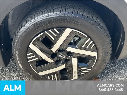 Used 2025 Nissan Kicks SV image 14