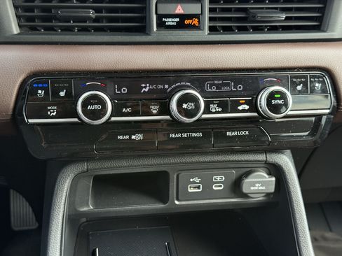 Used 2023 Honda Pilot Elite image 25