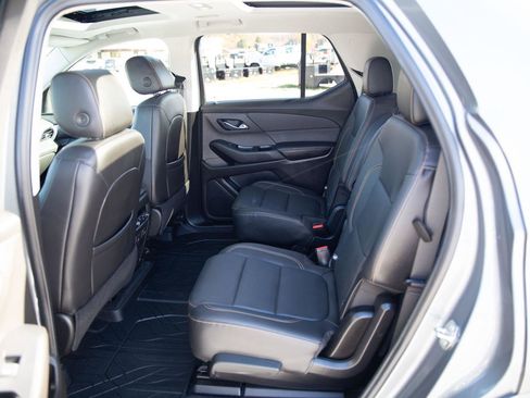 Used 2021 Chevrolet Traverse Premier w/ LPO, Black Accent Package image 25