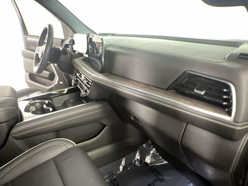 Certified 2025 Chevrolet Tahoe Premier AWD/4WD image 31