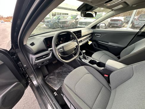New 2025 Kia K4 LX image 27