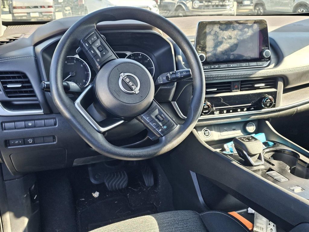 Used 2023 Nissan Rogue SV FWD image 19