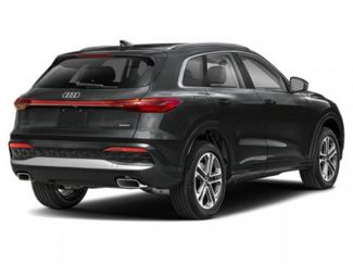 Used 2025 Audi Q5 Premium w/ Convenience Package video 2