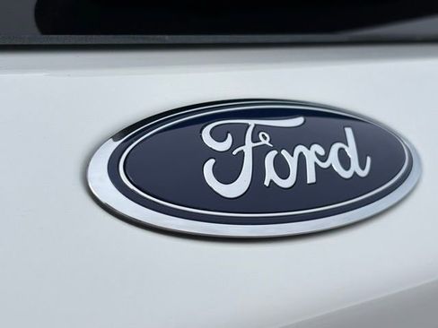 Certified 2025 Ford Explorer Platinum w/ Ultimate Package image 18